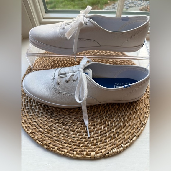 Keds - Women's Leather Sneakers - size 9 NWOT - Picture 4 of 8